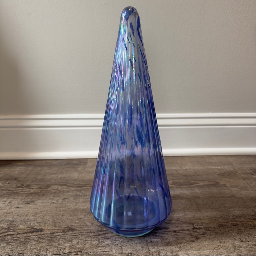 Glass Ribbed Tree - Picture 3 of 7